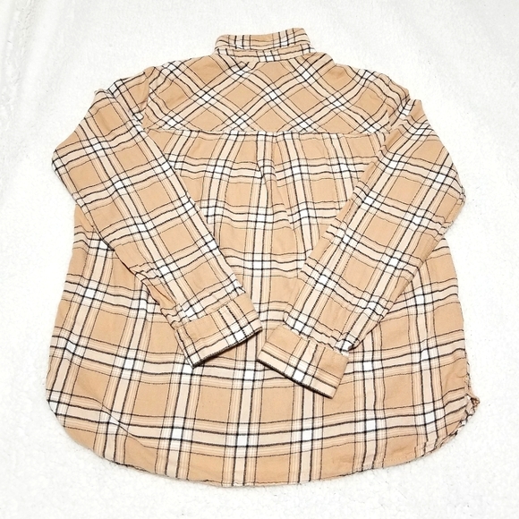 H&M Beige and White Plaid Button Up Shirt - Picture 2 of 3